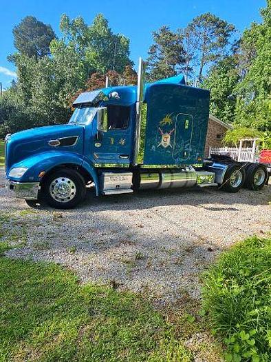 Used 2017 Peterbilt 579 Sleeper