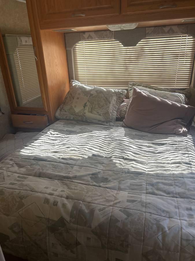 Used 2006 Chevrolet Four Winds 5000 Class C Motorhome