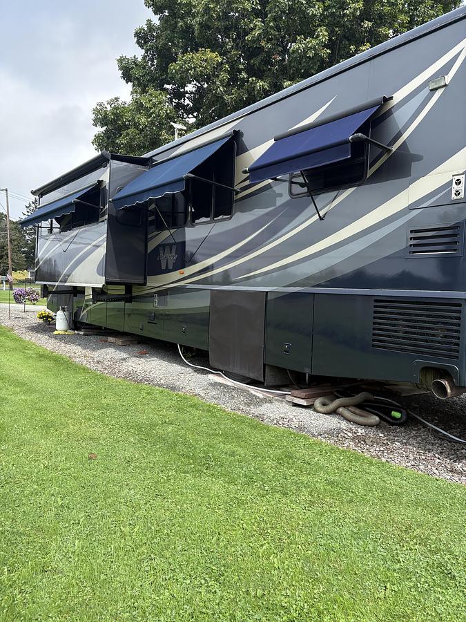 Used 2010 Winnebago Journey 40l