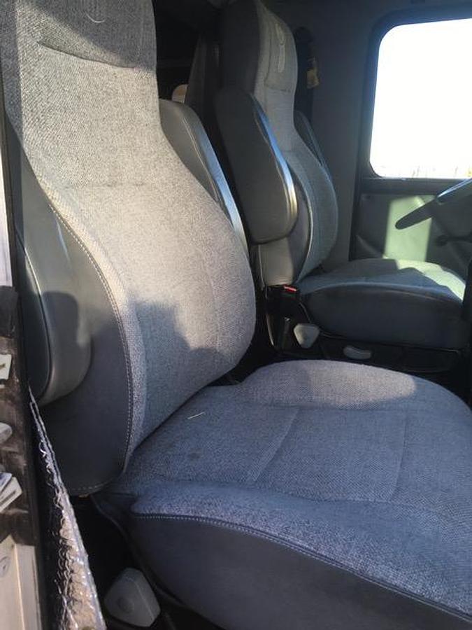 Used 2001 KENWORTH T300