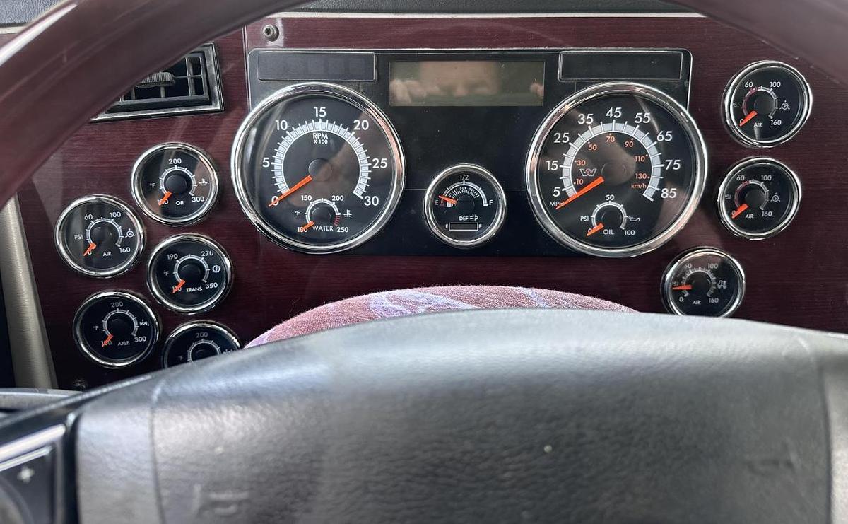 Used 2018 Western Star 5700XE & 2023 FONTAINE DROP DECK