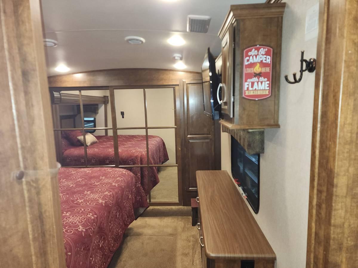 Used 2015 Forest River Cardinal 3450RL