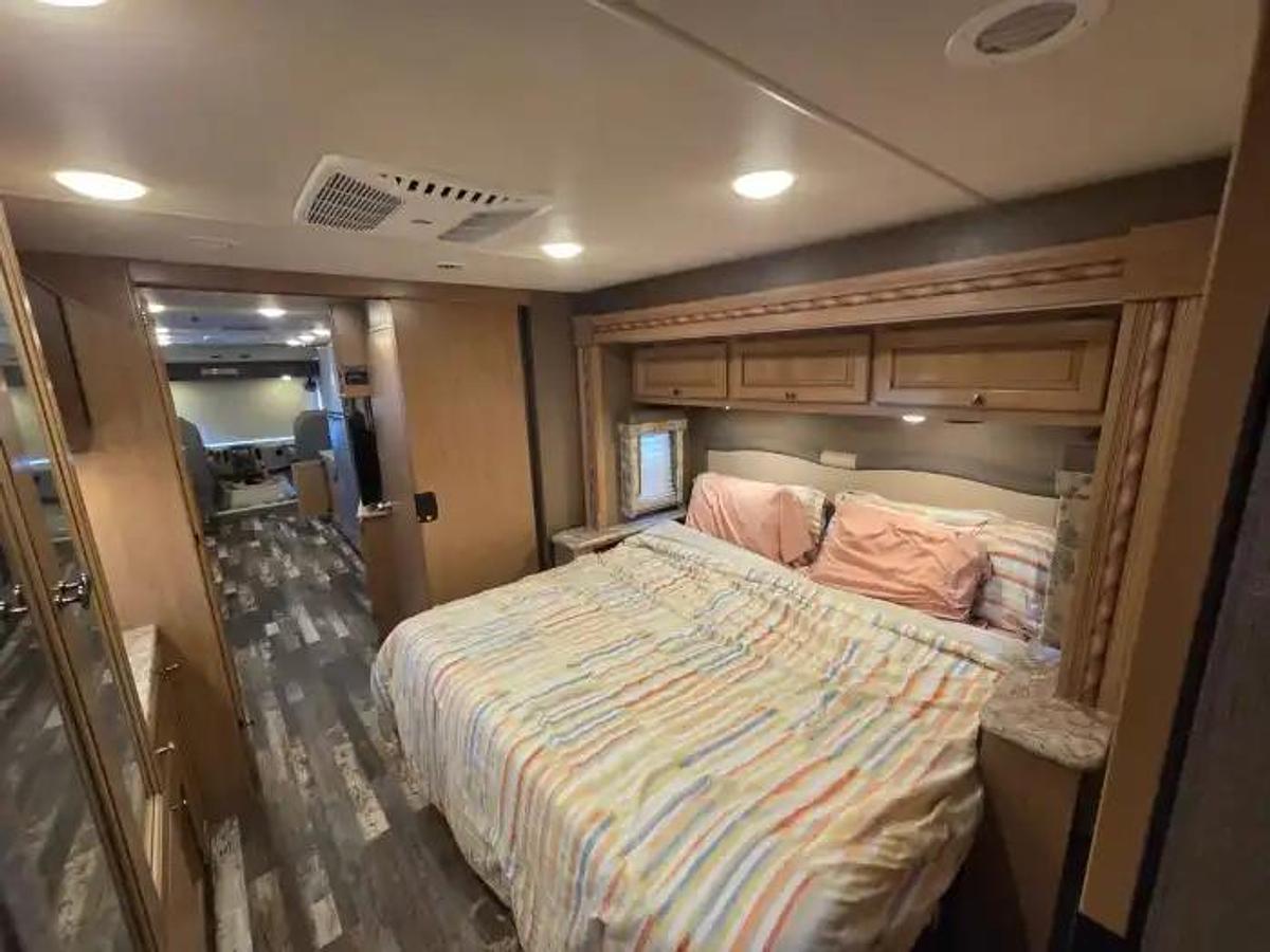 Used 2018 Thor Motor Coach Windsport 35M