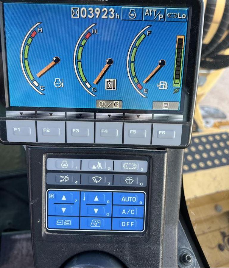 Used 2011 KOMATSU PC88MR-8