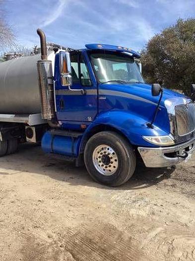 Used 2014 CASE IH 80 Barrel Vacuum Truck