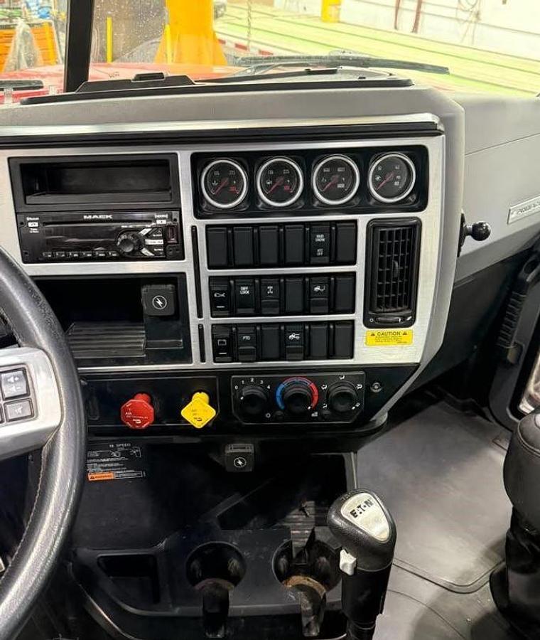 Used 2020 MACK PINNACLE 64T Day Cab