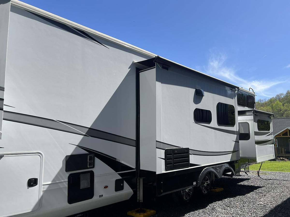 Used 2023 Jayco North Point 390CKDS Fifth Wheel