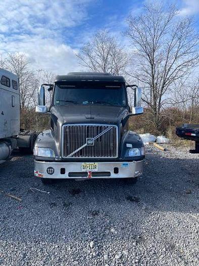 Used 2003 Volvo VNL64T