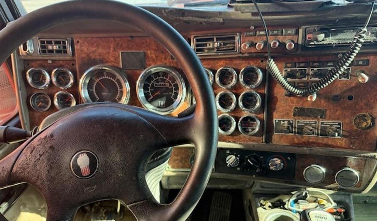 Used 2005 Kenworth W900L