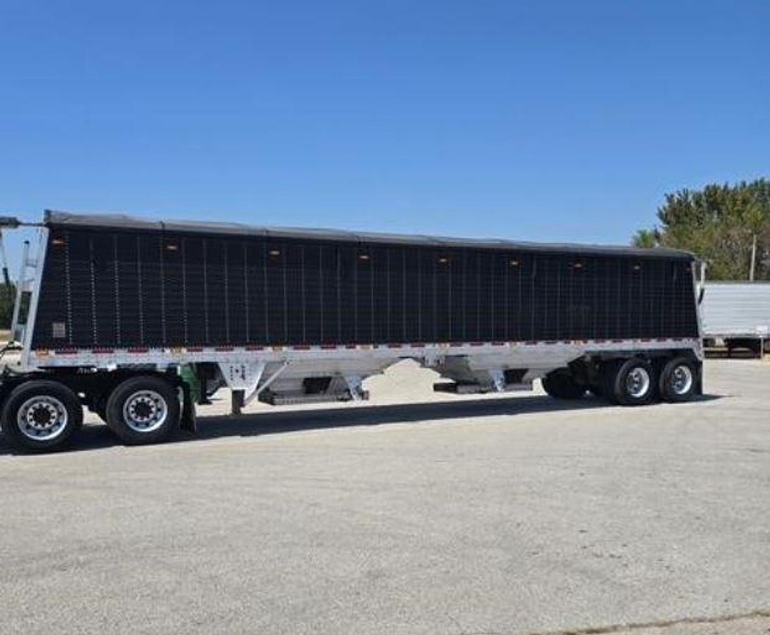 Used 2015 Wilson 43ftx96in
