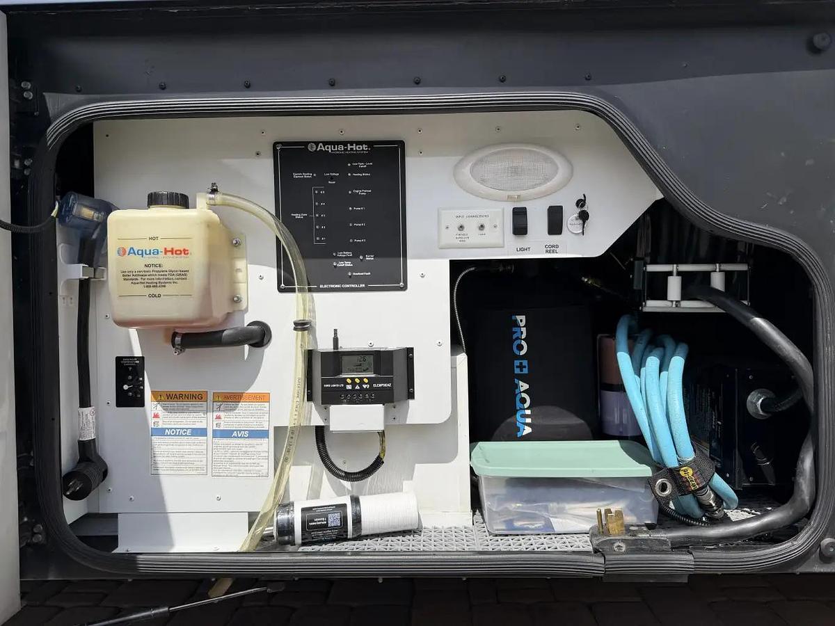 Used 2015 Winnebago Itasca Ellipse 42HD