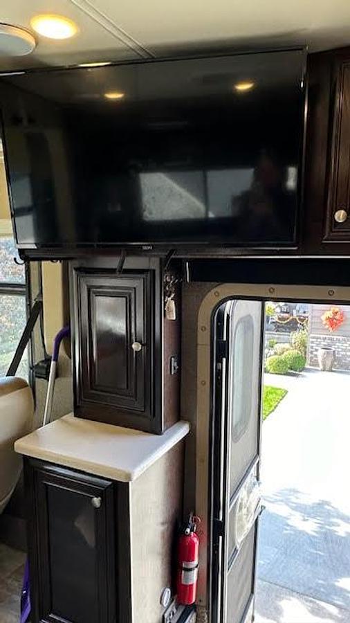 Used 2017 Thor Motor Coach Palazzo 36.1 Class A Motorhome