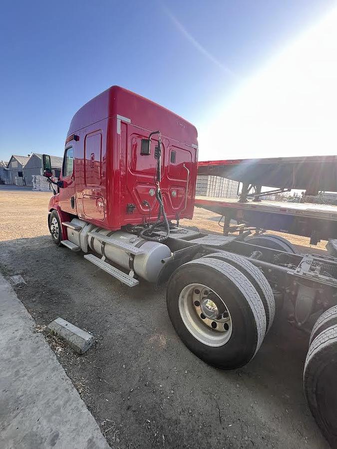 Used 2011 Freightliner 125