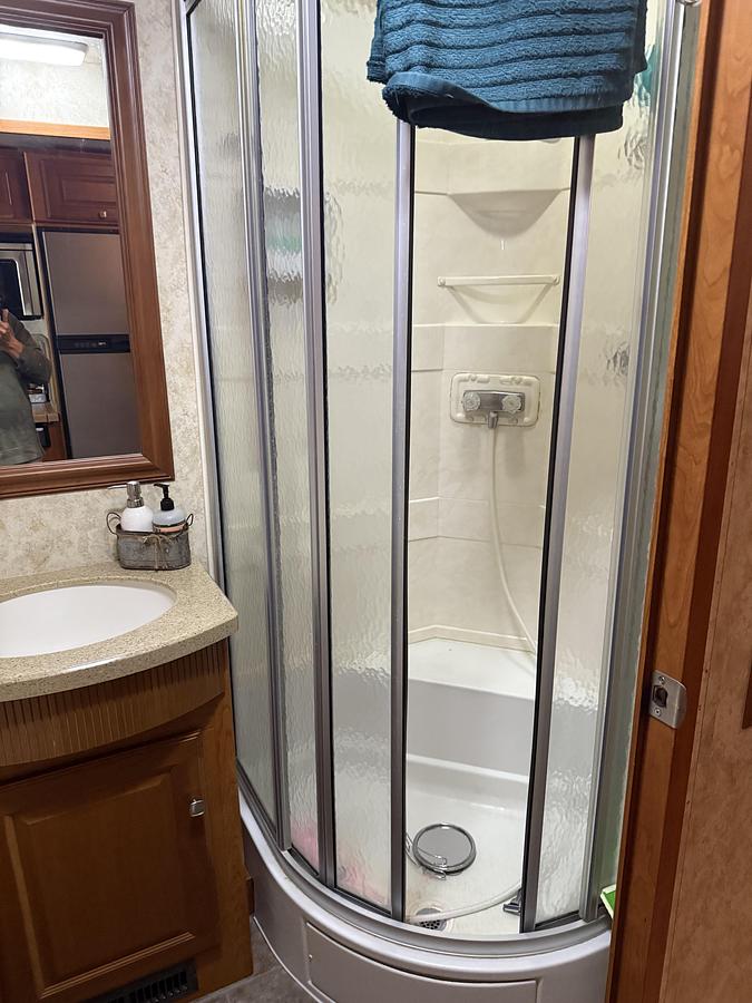 Used 2009 Winnebago Journey 34Y Class A Motorhome