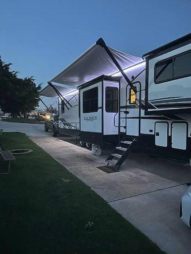 Used 2023 Dutchmen Yukon 421FL