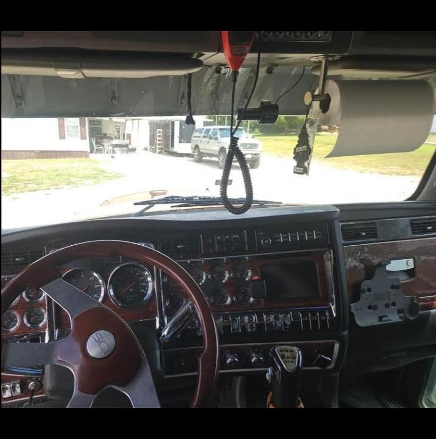 Used 2015 KENWORTH T660 Conventional Sleeper Semi