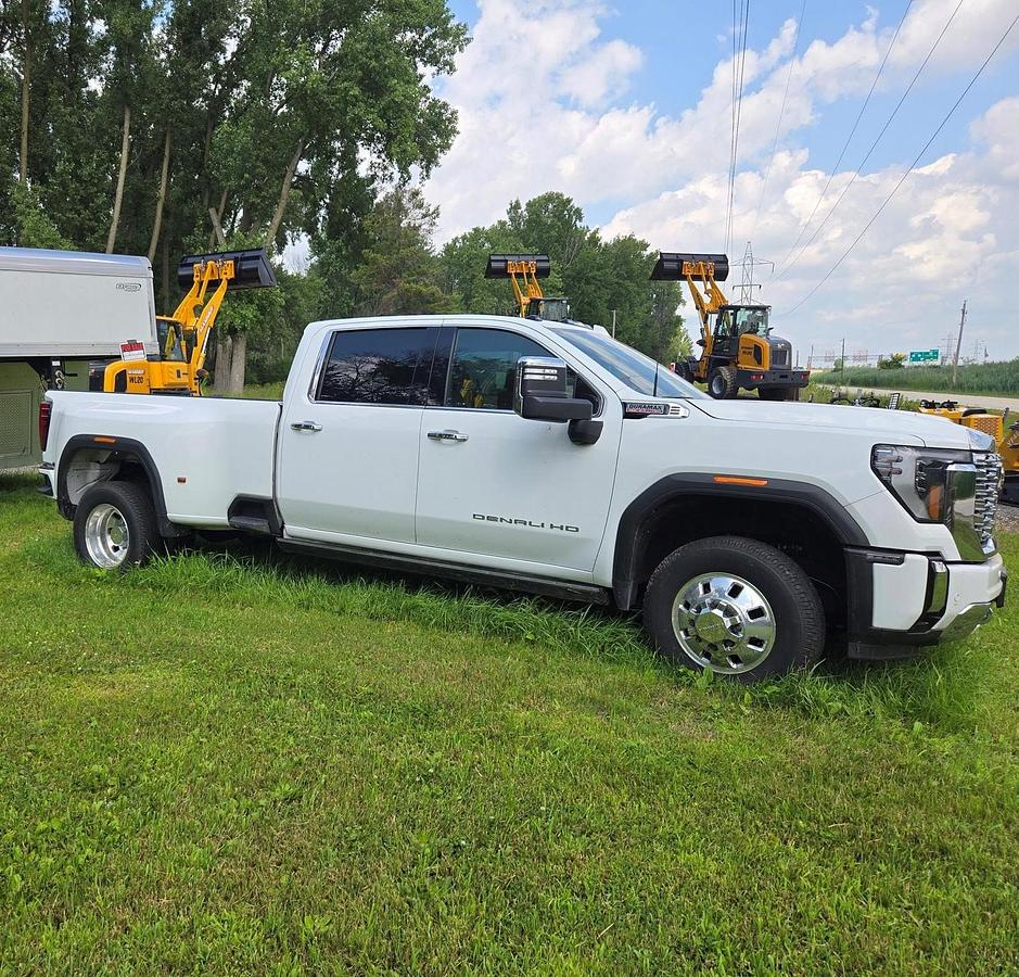 Used 2024 GMC Sierra 3500HD Denali With Trailer