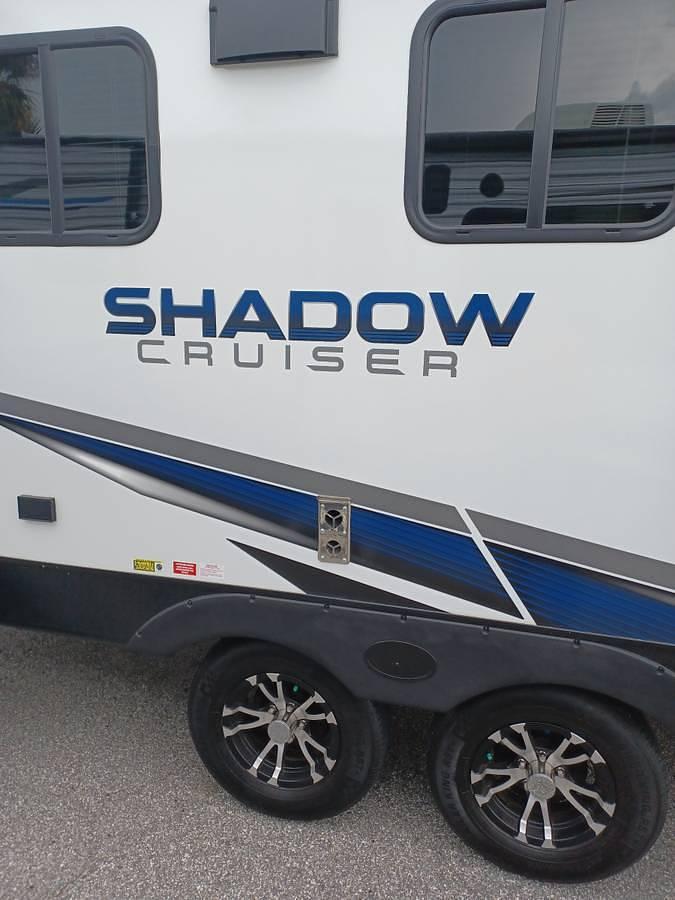 Used 2021 Cruiser RV Shadow Cruiser 225RBS Travel Trailer • 26 Ft • Queen Bed • Rear Bath