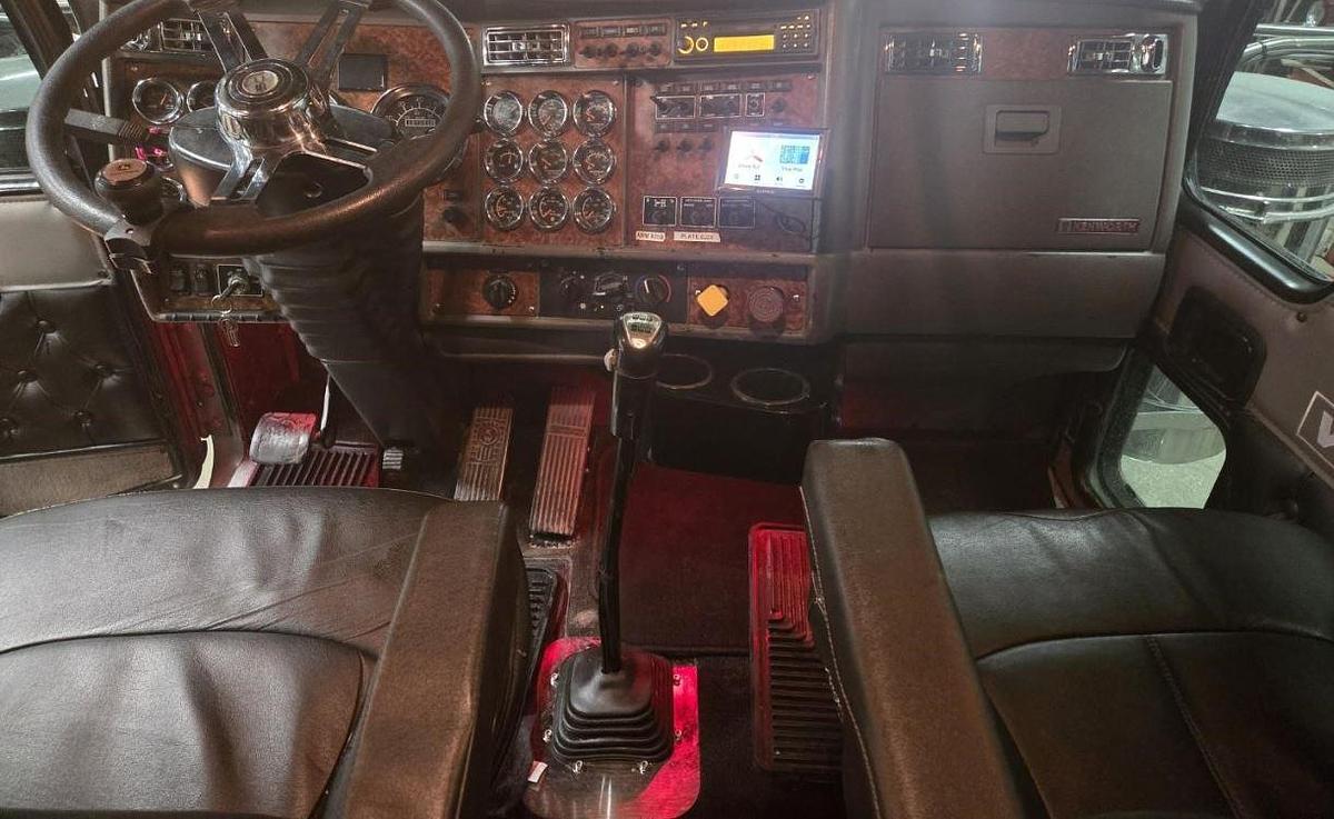 Used 2003 KENWORTH W900L