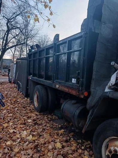 Used 1996 Ford Dump Truck