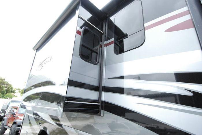 Used 2015 Winnebago Ellipse 42QD
