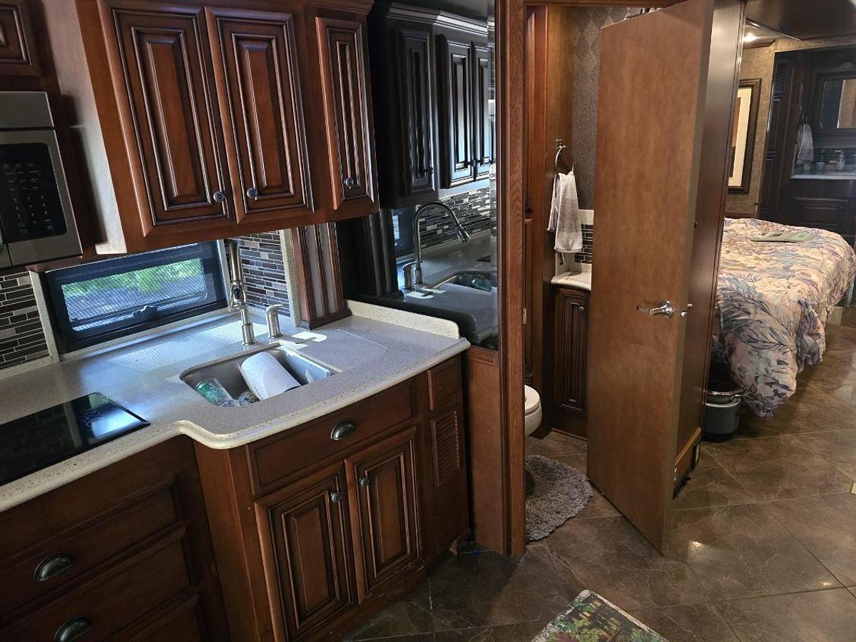 Used 2014 Newmar Dutch Star 4018