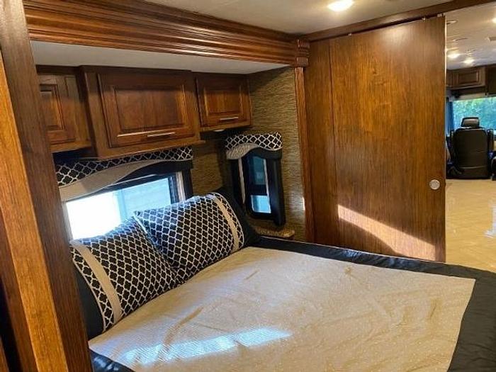 Used 2017 Coachmen Cross Country RD 404RB