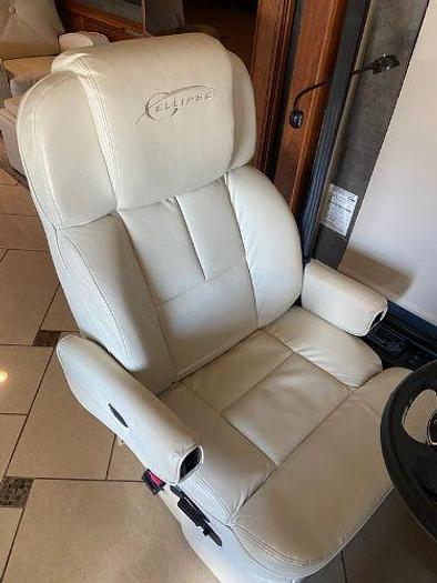 Used 2015 Winnebago Ellipse 42QD