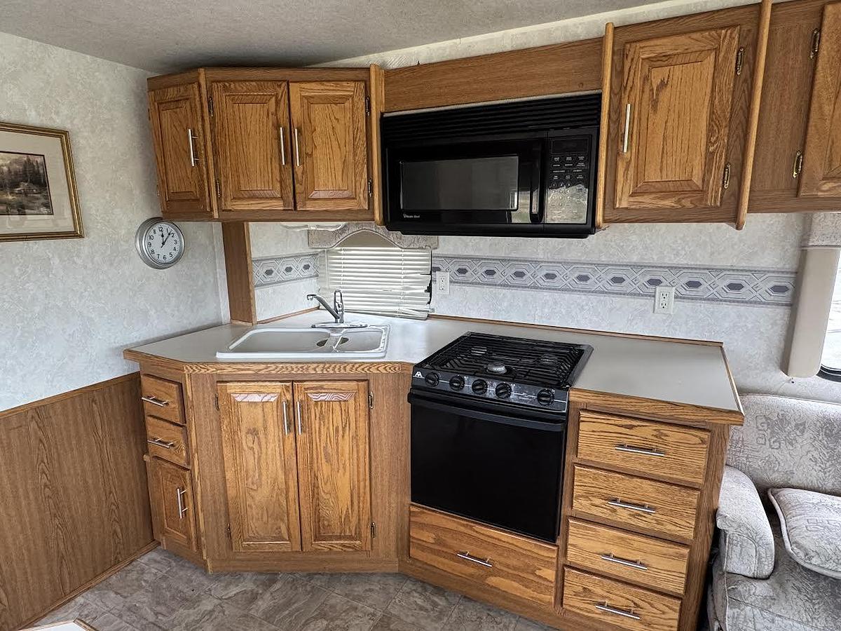 Used 2002 Tiffin Motorhomes Allegro Bay 37DB Class A Motorhome