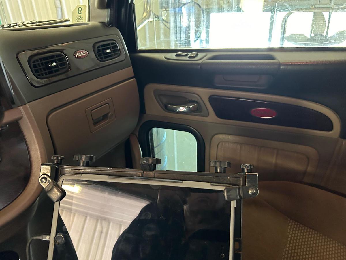 Used 2013 Peterbilt 389