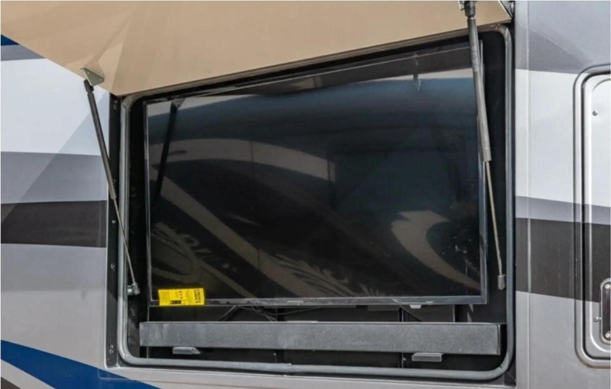 Used 2020 Thor Motor Coach Palazzo 33.5