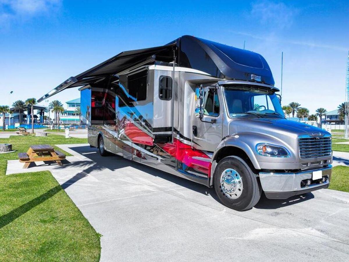 Used 2021 Newmar Super Star 4061