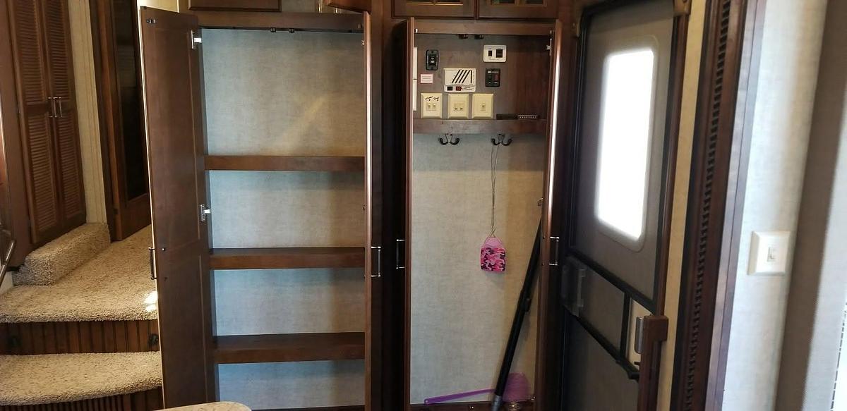Used 2014 Keystone Alpine 3590RS Fifth Wheel