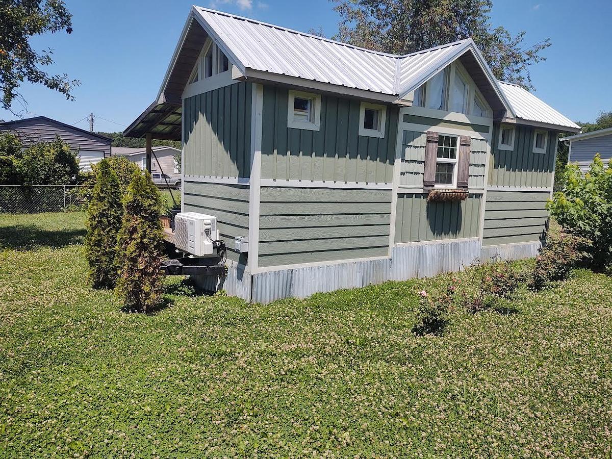 Used 2020 Custom Tiny Home 24 Ft