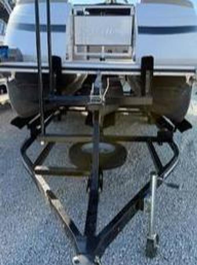 Used 2022 Tritoon Silver Wave 2210 JS