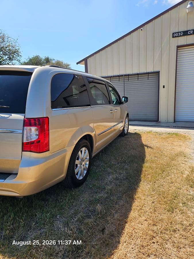 Used 2014 Chrysler Town And Country Van