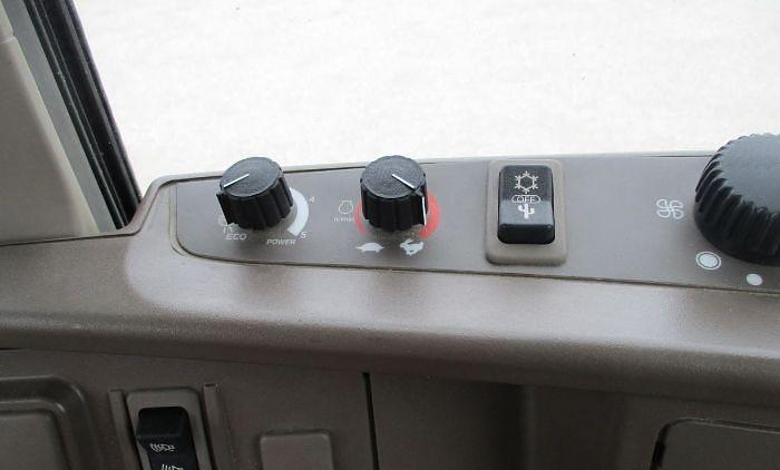 Used 2017 JOHN DEERE 6110M