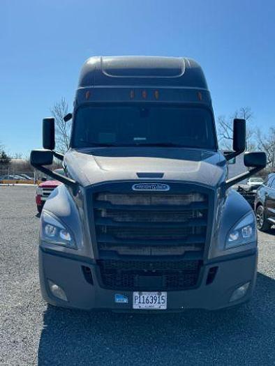 Used 2020 Freightliner CASCADIA 126