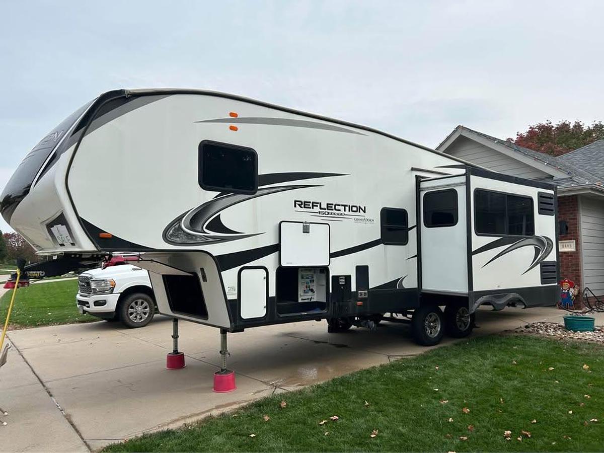 Used 2021 Grand Design Reflection 278BH