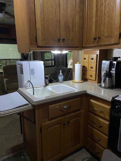 Used 2008 Heartland Bighorn 3370RL