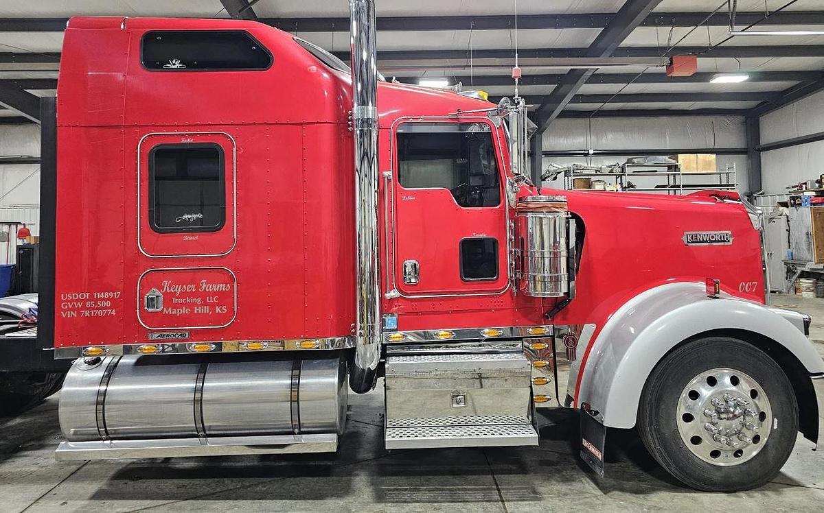 Used 2007 Kenworth W900L