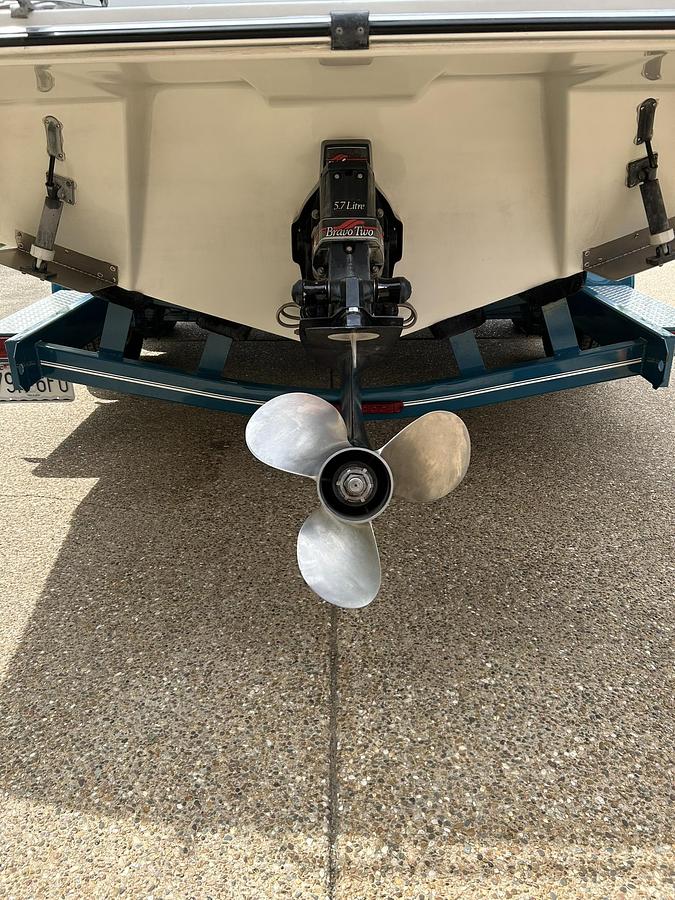 Used 1993 Rinker Fiesta Vee 260 Cruiser