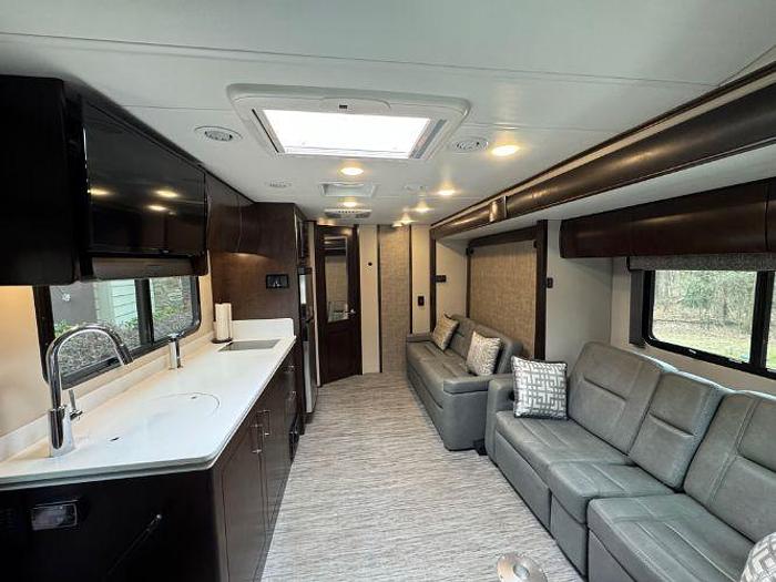 Used 2022 Renegade Vienna 25RMC