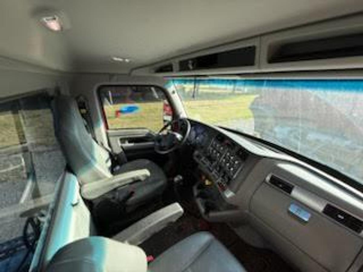 Used 2021 Kenworth W900 Day Cab Semi Truck
