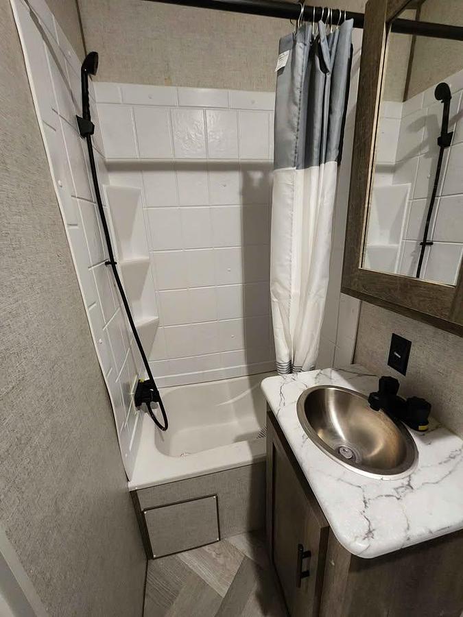 Used 2021 Forest River Wildwood Heritage Glen 356QB Fifth Wheel