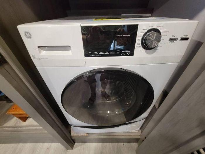 Used 2023 Keystone Montana 3123RL