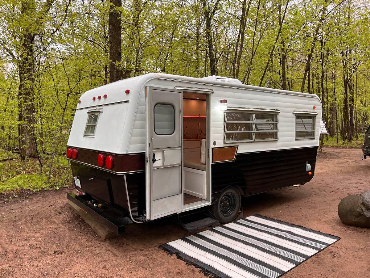 Used 1968 Holiday Vacationer