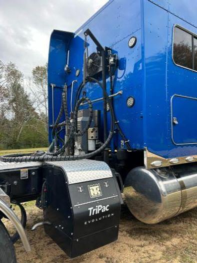 Used 2022 Peterbilt 389