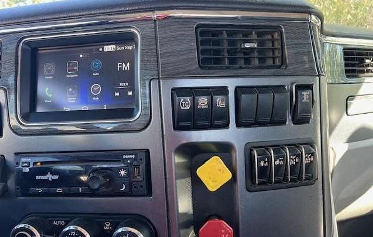 Used 2020 PETERBILT 567 Day Cab