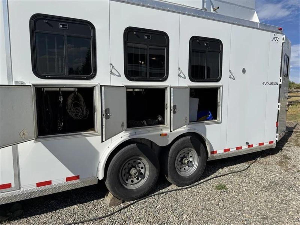 Used 2006 Kiefer Built Evolution 4 Horse